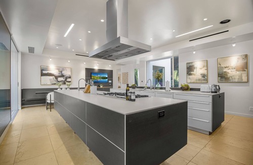Hollywood Hills West Villa | Rising Glen - Your Dream Home in The Heart of The Iconic Hollywood Hills!