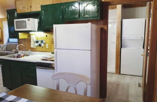 Berryville Cabin | Riverfront Eagle Cabin: Private Kings River Access, 15 Min to Eureka Springs