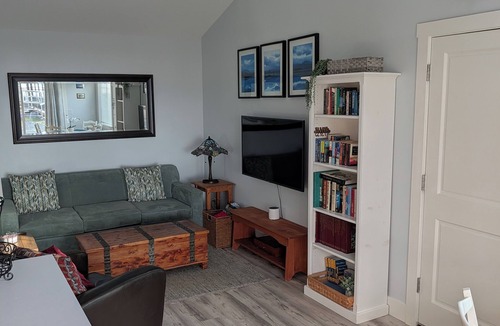 North Lakeport Cottage | Rocky Point Cottage Lakefront 3bd 2ba