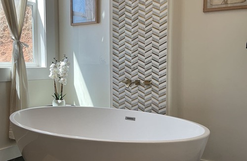 Three Rivers Other | Romantic 1-bedroom 2 bath french farmhouse with a polish of a high end hotel.