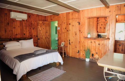 Joshua Tree Hotel | Room 7 1950s Ranch Hideaway - Joshua Tree