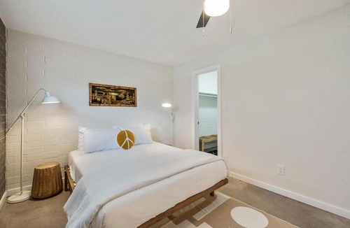 Evans Churchill Apartment | Roosevelt Row! 1 bedroom & pool!