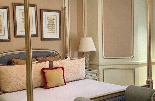 Las Vegas Resort | Royal Suite - For Premier Guests Looking For Historic Luxury