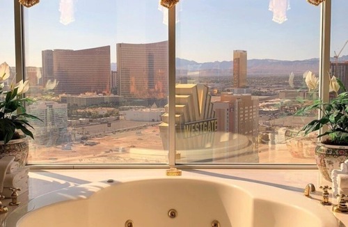Las Vegas Resort | Royal Suite - For Premier Guests Looking For Historic Luxury