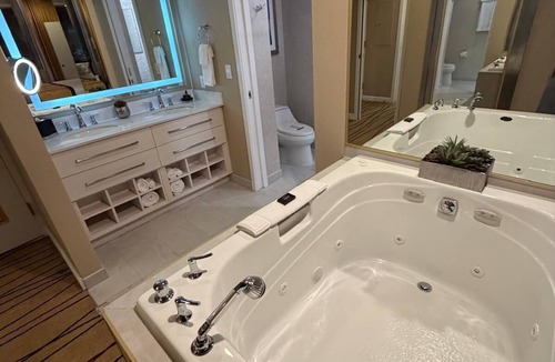 Las Vegas Resort | Royal Suite - For Premier Guests Looking For Historic Luxury