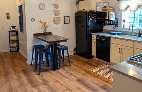 Fort Bragg Cottage | Sal's Beach Cottage Retreat