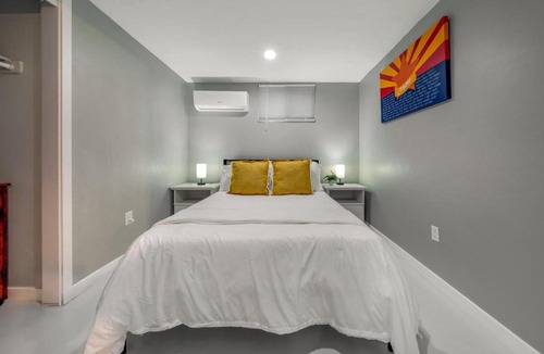 Sam Hughes House | Sam Hughes, Casita, 1 BD 1 BA, Shared Yard