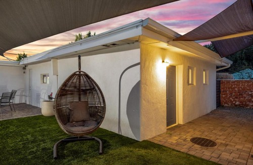 Sam Hughes House | Sam Hughes, Casita, 1 BD 1 BA, Shared Yard