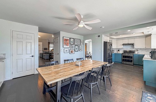 Thousand Oaks House | Same Day move In Thousand Oaks Retreat Pool Home