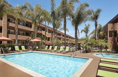 Mission Valley Hotel | San Diego Retreat: Cozy Room by SeaWorld with Pool | 4 Family Rooms