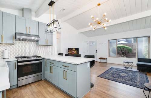 Altadena House | San Diego’s Best: Zoo, SeaWorld & Downtown Nearby