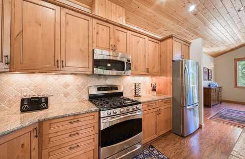 Homewood House | Sans Souci Terrace - West Shore - 4 BR - One block from Lake!