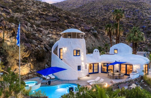 The Mesa House | Santorini House With Panoramic Palm Springs Views