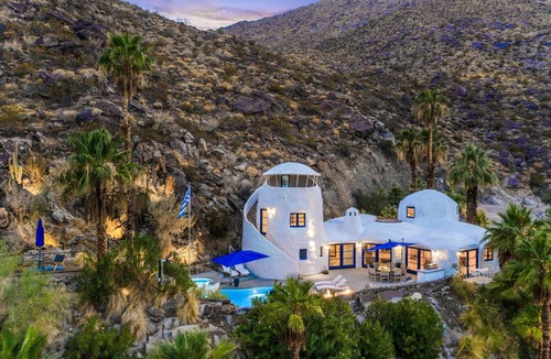 The Mesa House | Santorini House With Panoramic Palm Springs Views