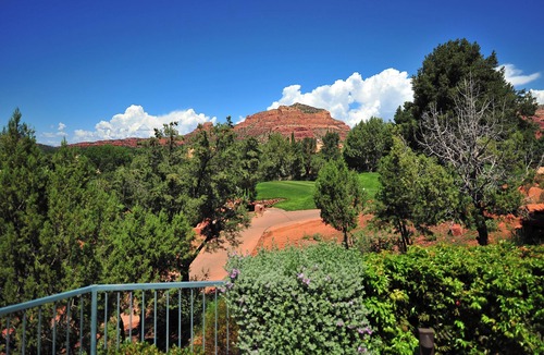 Oak Creek Hotel | Scenic Escape Ideal for Romantic Couple w/Private Terrace in Heart of Red Rocks
