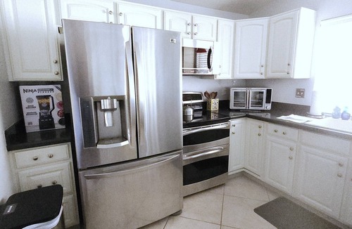 Santiago House | Scottsdale Adobe Retreat with Private Pool & Hot Tub, King beds, Fast 5G Wifi.