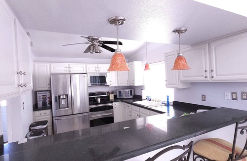 Santiago House | Scottsdale Adobe Retreat with Private Pool & Hot Tub, King beds, Fast 5G Wifi.