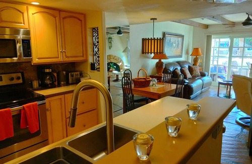 South Scottsdale Condo | SCOTTSDALE LUXURY 2BD. CONDO OVER 100 5 STAR REVIEWS HIDDEN GEM RESORT AREA.