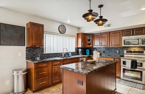 La Tierra Estates House | Scottsdale Luxury Villa w/Pool, Hot Tub, Pickleball, Mini-Golf, Basketball