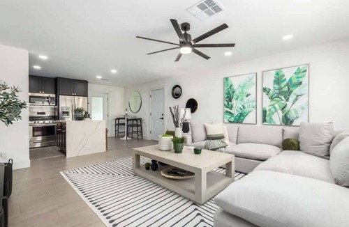New Papago Parkway House | Scottsdale Retreat | Pool, Putt & More