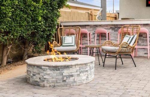 New Papago Parkway Villa | Scottsdale Retreat Pool Spa Fire Pit Games