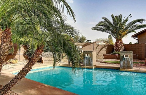 Paradise Valley Village House | Scottsdale`s Ultimate Group Estate | 16BR/6BA | Sleeps 32 | Private Pool & Hot Tub | Pet-Friendly