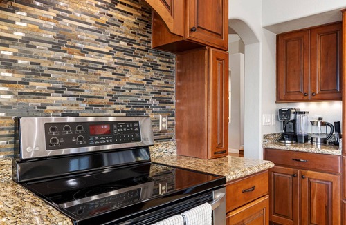 Paradise Park Vista House | Scottsdale Summers - Grand Getaway with Pool, Billiards, and Putting Green