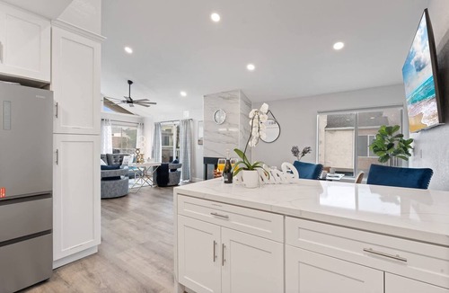 Huntington Beach Condo | Searenity Suite-Peekaboo Ocean view, Near Beach!