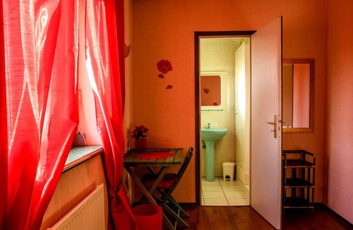 Gussainville House | Secluded group gite with all comforts (pool, spa, sauna, summer kitchen)