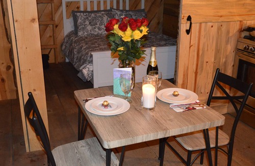 Cordes Lakes Cabin | Secluded Romantic Ranch Cabin at Grapevine Canyon