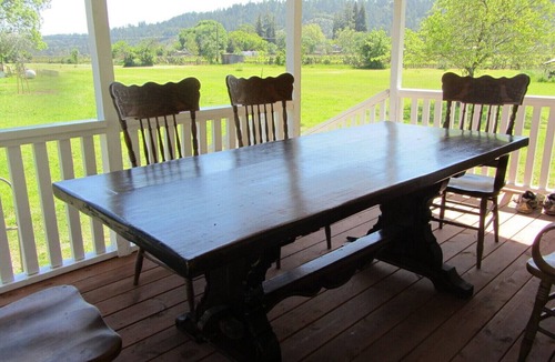 Geyserville House | Secluded Russian River Farmhouse: Vinyard Retreat, minutes from Healdsburg