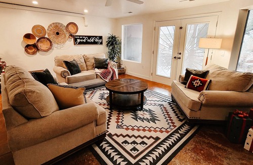Kanab House | Secluded Southern Utah Escape, 6 Acres, Stunning Panoramic Views