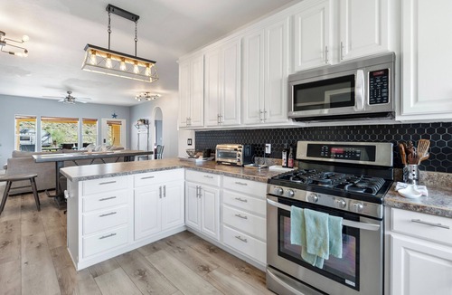 Cornville House | Sedona 4BR Oasis with Stargazing Domes Hot Tub Sauna and Milky Way
