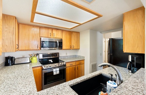 Oak Creek House | Sedona Gem: Pool, Hot Tub, Pickleball & Golf. 5 min to Bell Rock. Quiet & Fresh.