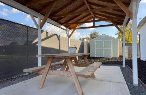 Visalia House | Sequoia Basecamp With Fenced Yard