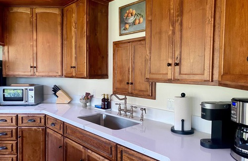 Three Rivers House | Sequoia View Yurt Round House ~ Couple’s Romantic Retreat ~ Hot Tub