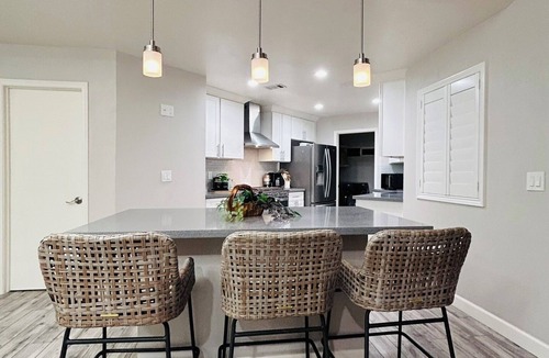 Chinatown House | Serene 4-bedroom house in Las Vegas with sparkling pool, king bed & office space