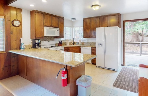 Blue Jay House | Serene lakefront getaway with game room, fireplace, & washer/dryer