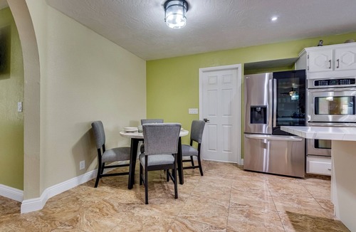 Las Vegas House | Serene Modern Home 5x4 pool+spa, gym, waterfall, playground