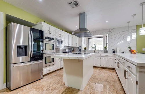 Las Vegas House | Serene Modern Home 5x4 pool+spa, gym, waterfall, playground