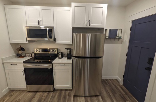 Herriman Apartment | Serene Riverton Studio/Mountain Views/Hot Tub/22mi to SLC & Ski Resorts