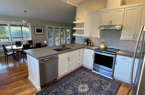 Sonoma House | Serene Vineyard home with pool, tennis court and 2x pickle ball courts