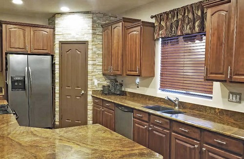Centerra House | Sherrif says "Put'm up~in the WILD WEST RETREAT!" Pet-YES!