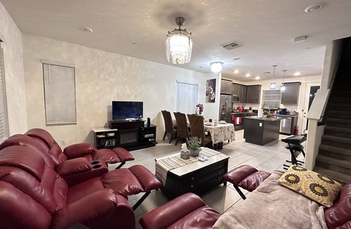 Chino House | Single House! One Bedroom Downstairs!Near Ontario! Pet Friendly! 500 Mbps WiFi !