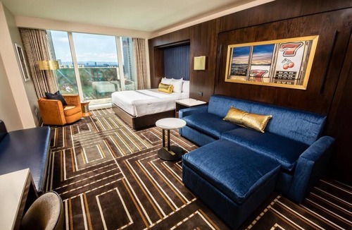 Downtown Las Vegas Hotel | Single King Accommodation at Circa Resort & Casino