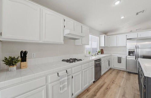 Regency Hills House | Single story 3-bedroom house with AC serene Henderson Retreat