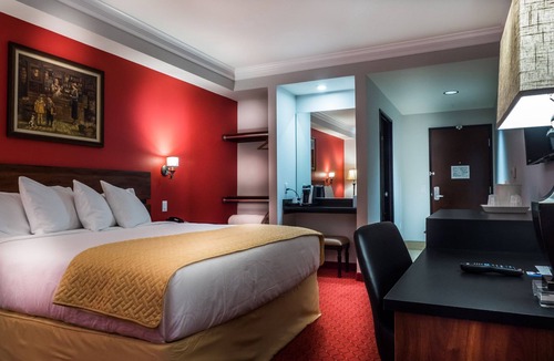 Midway Hotel | Skyline Hotel & Casino