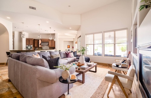 Paradise Valley Villa | Sleeps 19, 7BDR Estate! Sports Court, Putting Green, Pool | Farrier by AvantStay