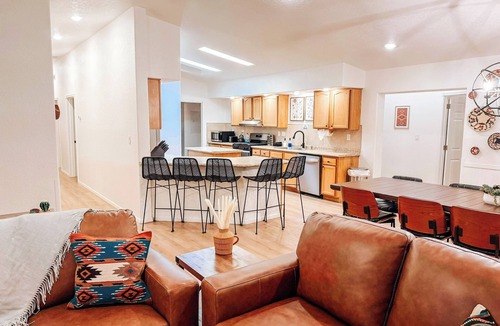 Cottonwood-Verde Village House | Sleeps 20, 8 bedrooms/5 bath, 15 mins to Sedona and 0.3 mi to hiking trails!
