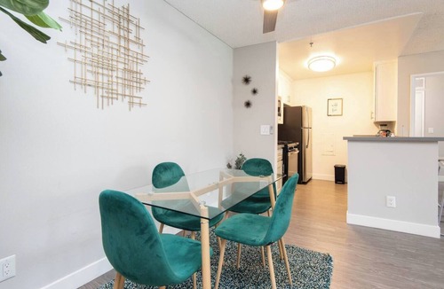Hollywood Apartment | Snazzy 2Bd Apt/Rooftop Pool with Stunning view of the City & the Hollywood